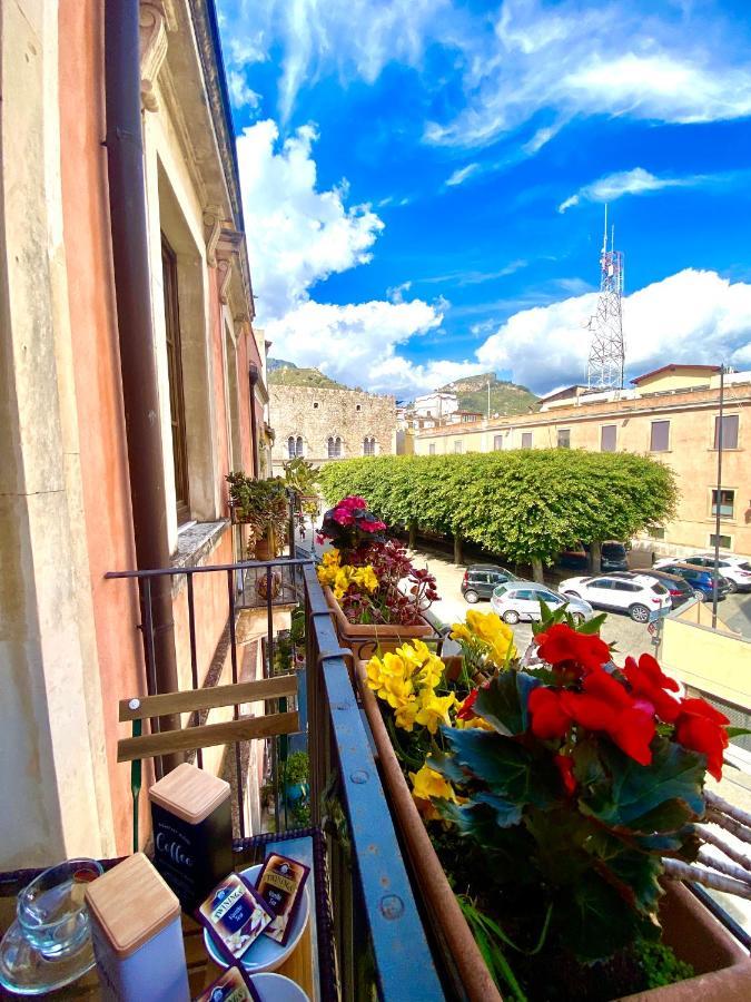 Caterina'S Charme Apartment Таормина Экстерьер фото